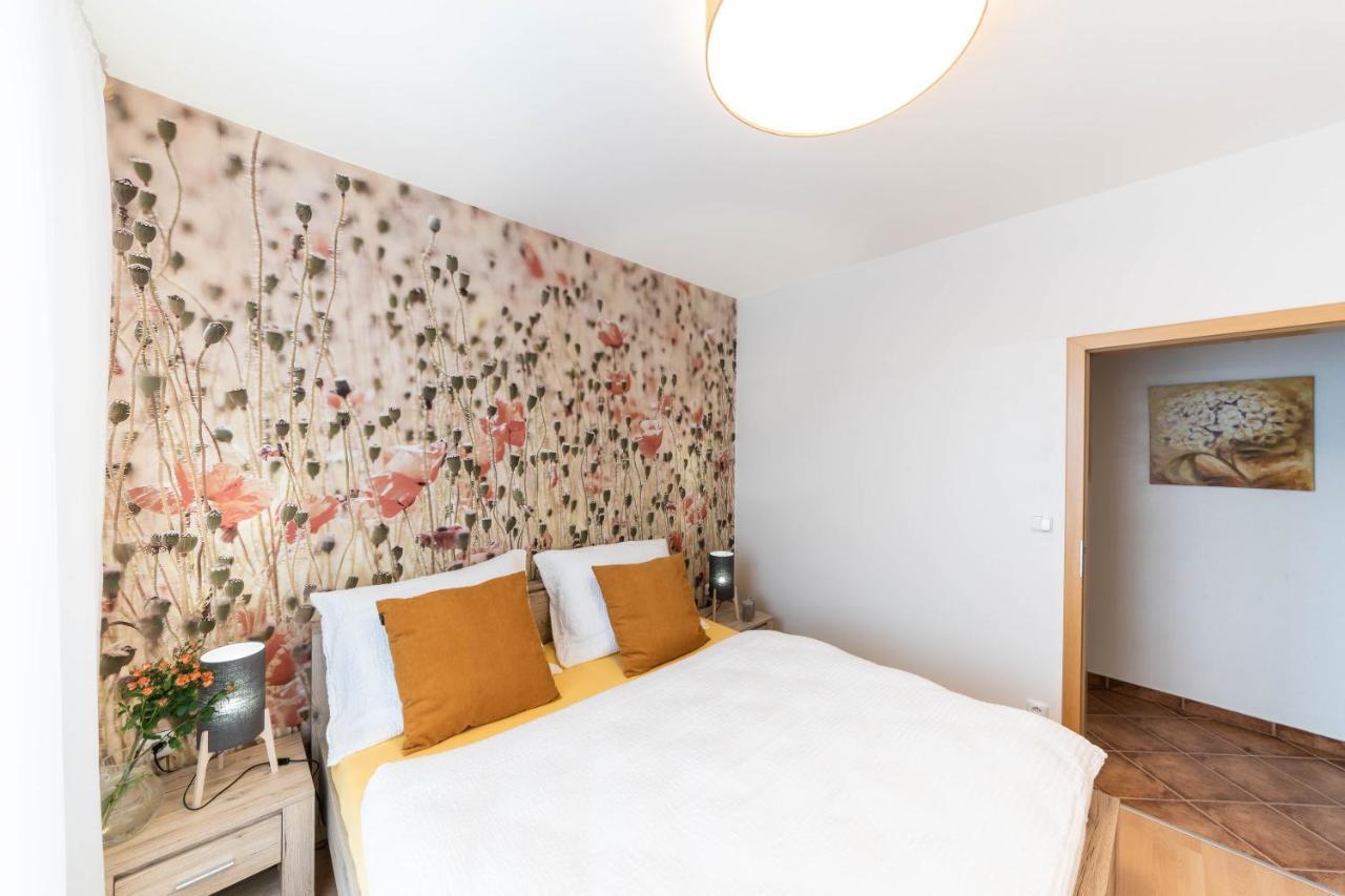 Apartman Lipa Liberec Exteriör bild